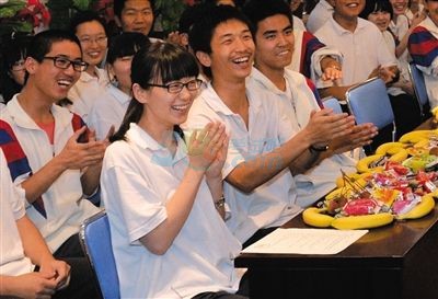 北京宏志中学高三学生张艺涵。她今天参加高考。新京报记者 薛珺 摄